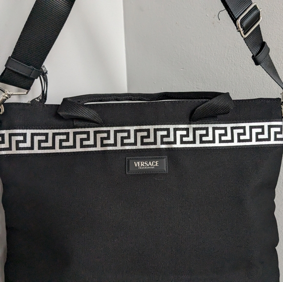 Versace - Picture 9 of 14